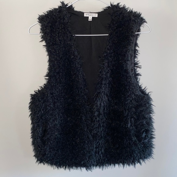 StyleMint Jackets & Blazers - Stylemint faux fur vest